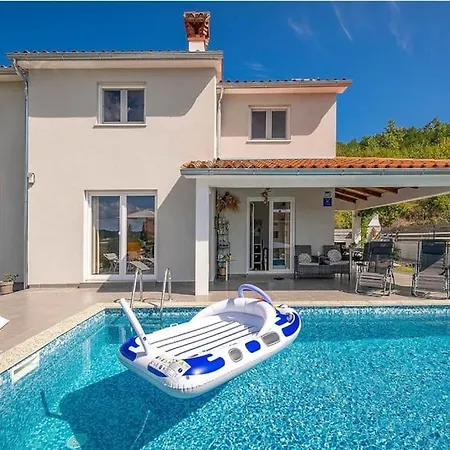 Vila Kapelica *